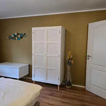 Feuriger Felix Mit Kamin Und Garten In Ruhiger Waldrandlage *